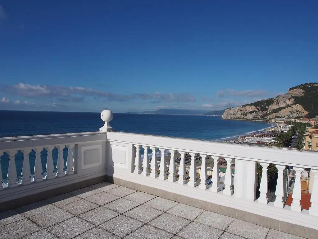 Lido Resort Finale Ligure