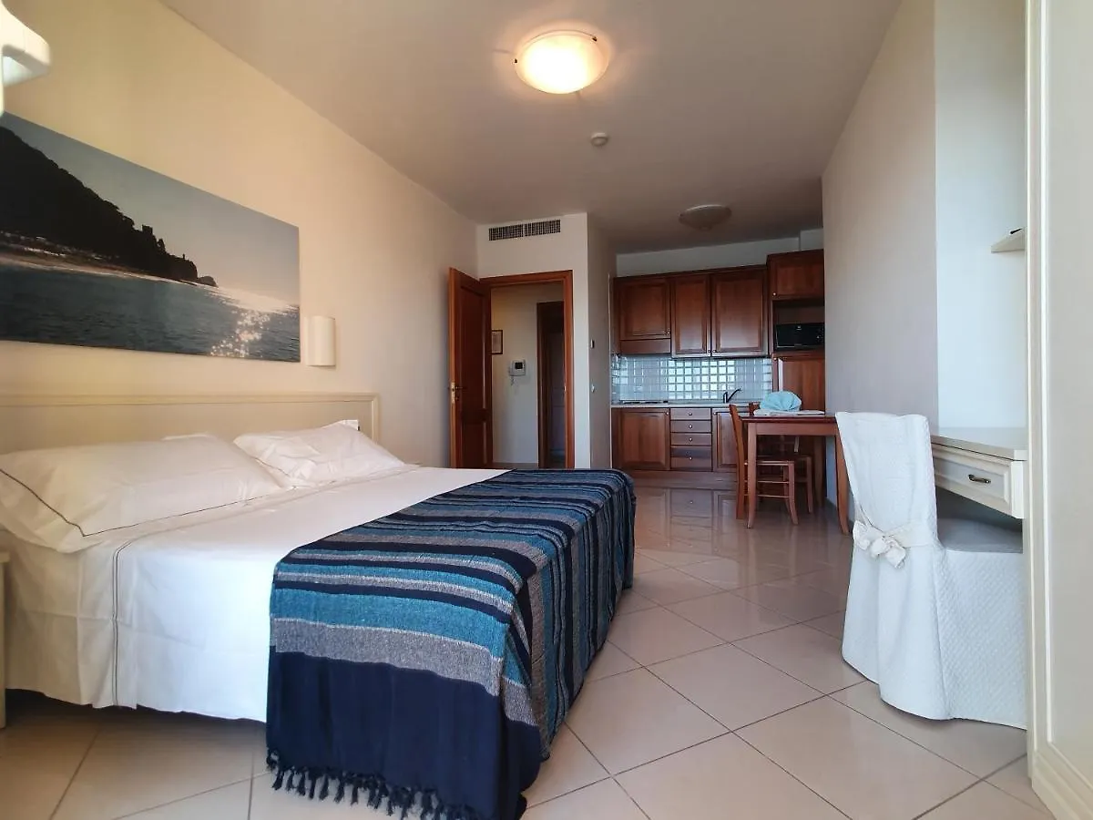 Lido Resort Finale Ligure 4*,  Italien