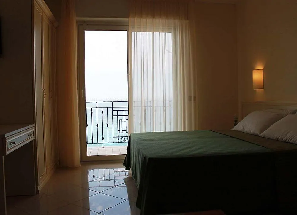 Lido Resort Finale Ligure 4*,