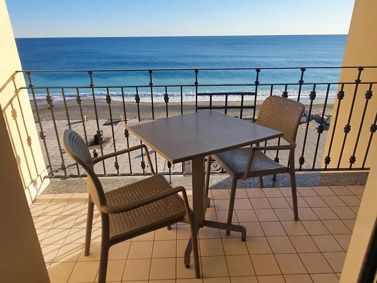 Lido Resort Finale Ligure 4*,
