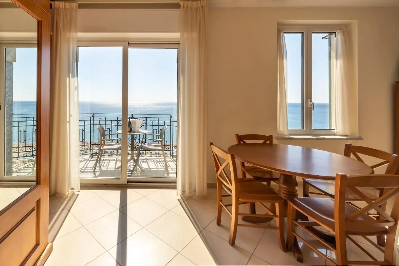 Апарт-отель Lido Resort Финале Лигуре